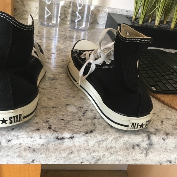 Converse Chuck Taylor Black All Star Hightops - Picture 4 of 5